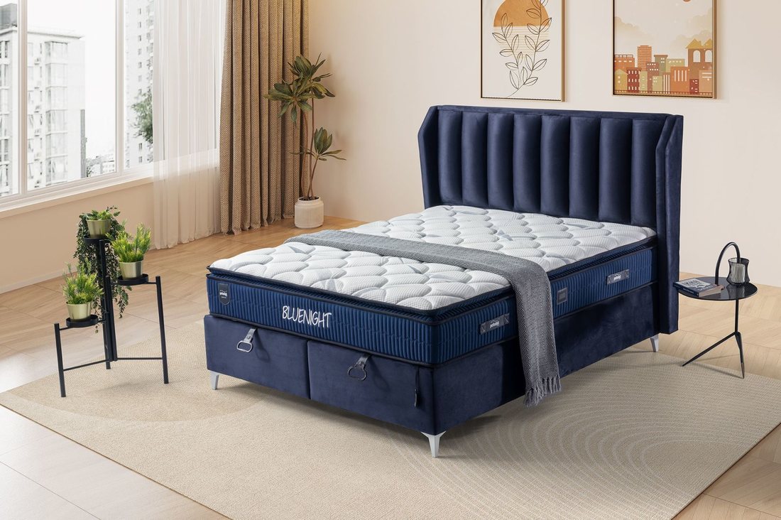 Blue Night Başlık 3